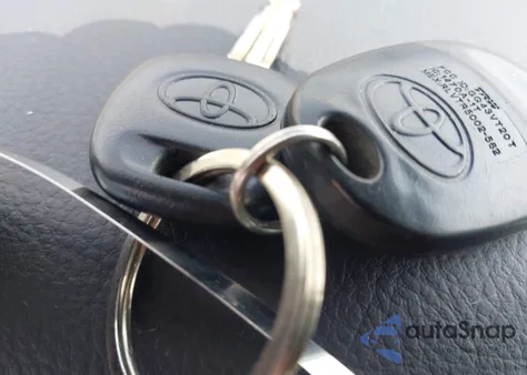 2014 Toyota Tacoma Base V6 z USA, uszkodzony, nr VIN 3TMLU4EN6EM163642